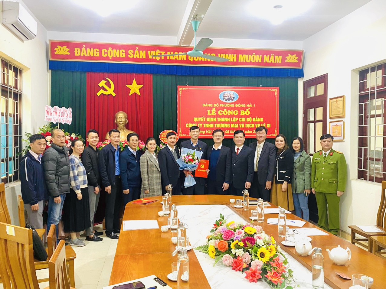 Quận Ủy Hải An : Công Bố Quyết Định Thành Lập Chi Bộ Công Ty TNHH Thương Mại và Dịch Vụ Lê Xi