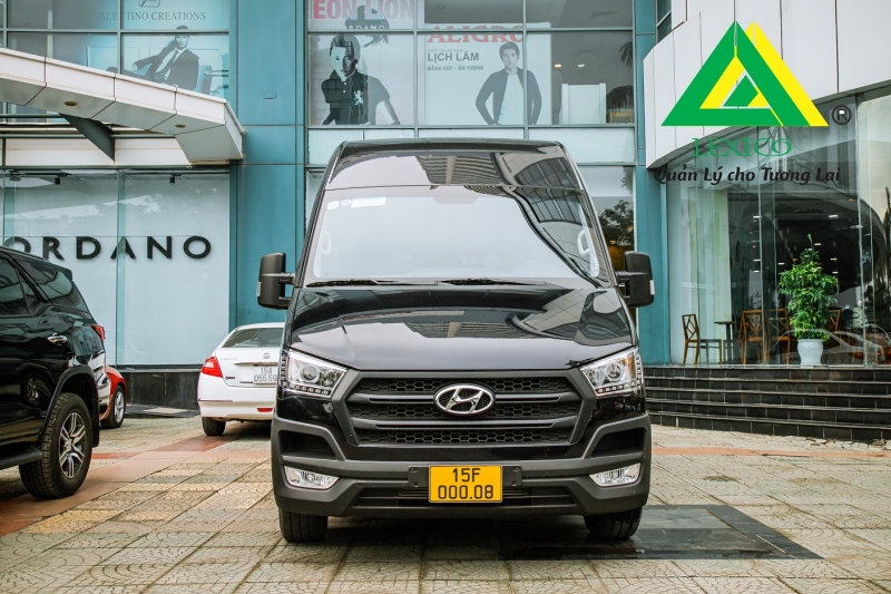 차량임대 렌터카 서비스에 대한 견적을 보내드립니다: 연간 - Toyota Innova
