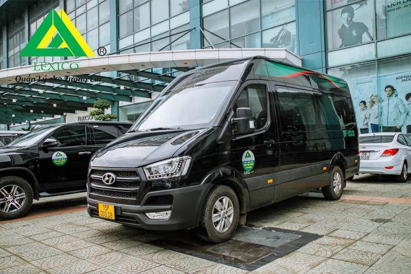 차량임대 렌터카 서비스에 대한 견적을 보내드립니다: 연간 - Toyota Innova