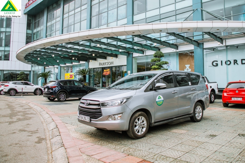 차량임대 렌터카 서비스에 대한 견적을 보내드립니다: 연간 - Toyota Innova